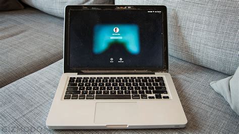 The Joy Of Owning An Eight Year Old Macbook Gizmodo Australia