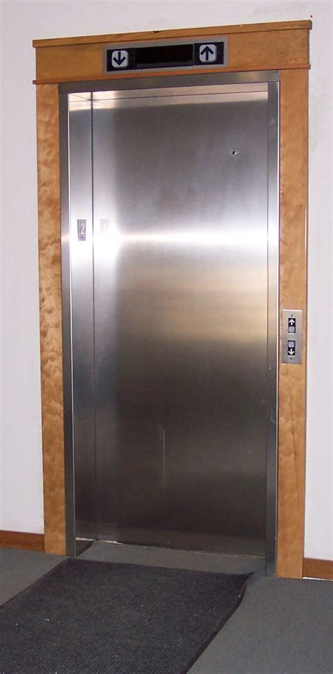آسانسور چیست ؟ و چه کاربردهایی دارد؟ قیمت آسانسور خانگی چقدر است