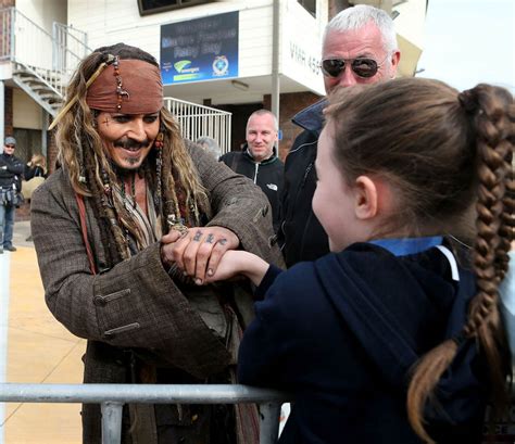 Johnny Depp Poses With Fans Kisses Babies In Australialainey Gossip