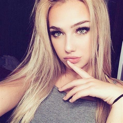 Gorgeous Blonde Tumbrl Girls Stunning Eyes Selfies Poses Instagram