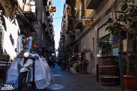 Viaggio Tra I Quartieri Spagnoli Di Napoli Youreporter