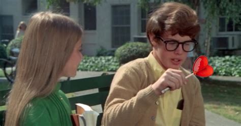 Can You Spot The One Thing Wrong In These Scenes From The Brady Bunch