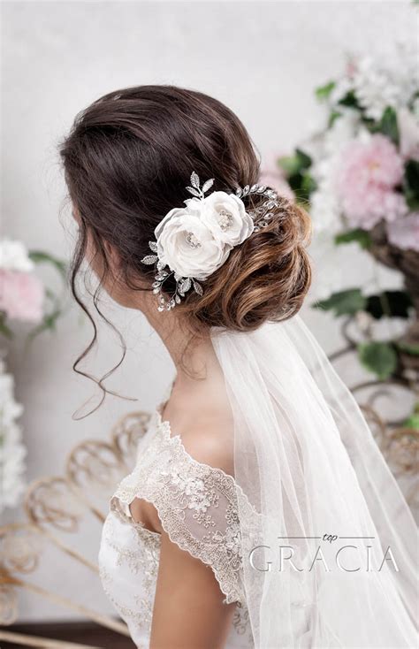 Enhance Your Romantic Bridal Hair Half Up Half Down Hairstyle With Veil