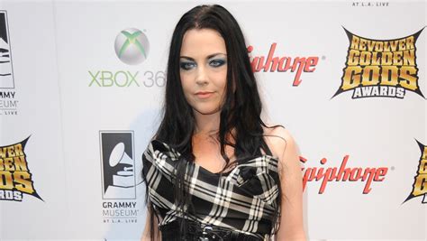 Evanescence Singer Amy Lee Is Pregnant Cbs News
