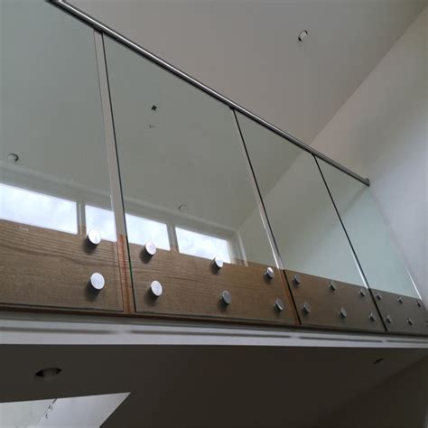 China Hot Sale Frameless Glass Railingwall Mounted Glass Balustrade