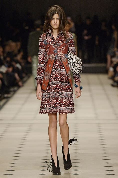 Burberry Prorsum Fall 2015 - 1970's Fashion Is Back - V-Style