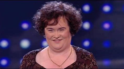 Official twitter page of singer & recording susan boyle joins promotors, agents, venues, road crew, artists and the many more who make live. Susan Boyle agredida por 15 jóvenes en plena calle