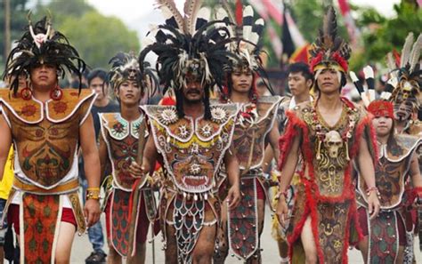Suku Pedalaman Asli Indonesia Yang Wajib Anda Ketahui Brain Berries