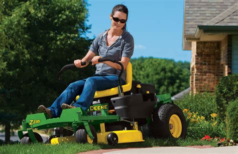 Spotlight On 2013 John Deere Lawn Maintenance Equipment
