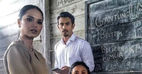 Isteri untuk diiktiraf episod 27 live hd video layan drama. PELAKON KEKASIH PAKSA RELA 2 - Alam Sari Di Tanah Jauhar