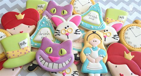 Alice Inspired Cookies Alice In Wonderland Cakes Disney Cookies