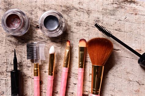 Makeup Kit Pictures Download Free Images On Unsplash
