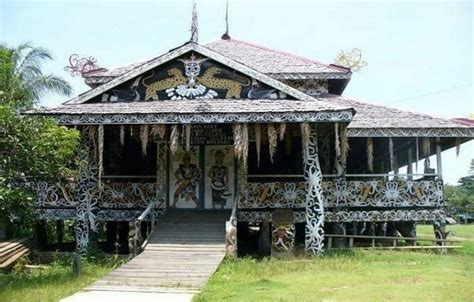 Rumah adat kalimantan timur tempat tinggal orang dayak adalah rumah lamin. Nama Rumah Adat Kalimantan Timur Beserta Gambar ...