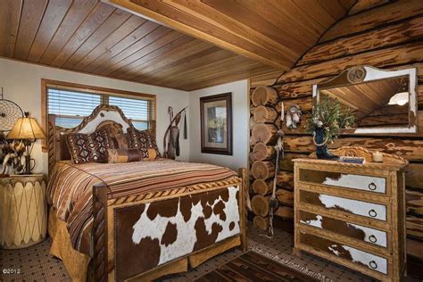 Love This Western Rustic Cabin Decorated In Cowhide With Images