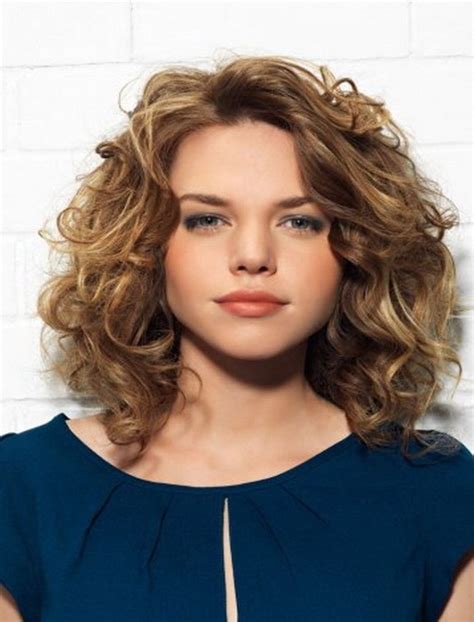 Haircuts For Curly Hair On Round Face Wavy Haircut