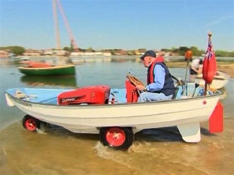 Amphibious Vehicle Made From A Lawnmower And Boat Cbs News
