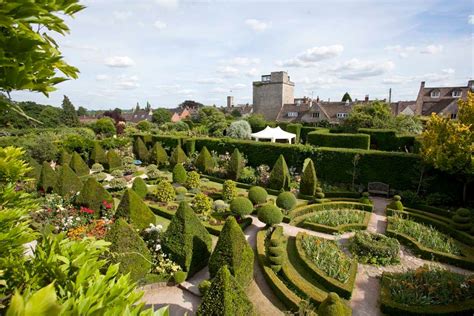 Wedding Venue In Malmesbury Abbey House Gardens Ukbride