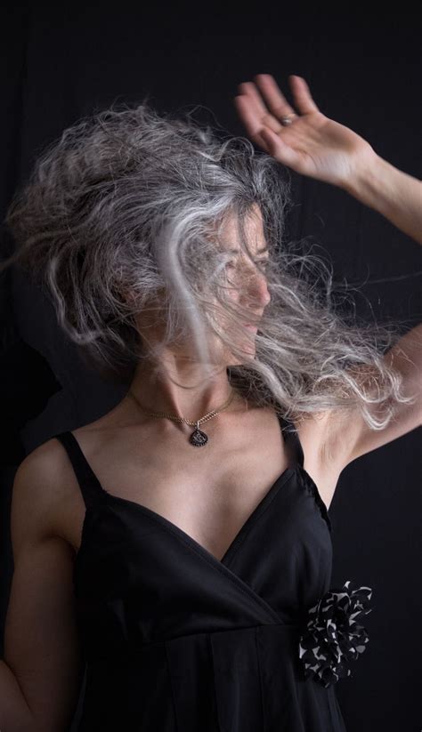 Pin By Chelin On Grey Grace Silver Haired Beauties Gorgeous Gray