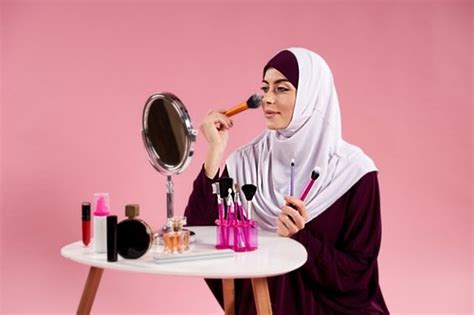 Hukum foto selfie dalam islam ternyata juga masih menimbulkan perbedaan pendapat di antara para ulama. Ini Hukum Menggunakan Makeup dalam Islam, Wajib Tahu! | Berbagi Tips Parenting Hingga Info ...