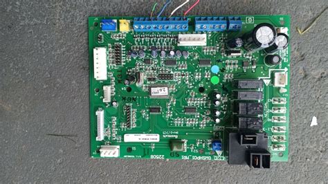 McQuay 668105601 MICROTECH III Base Controller Circuit Board GWSHP01