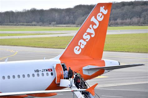 The new easyjet cabin baggage allowance. EasyJet: Hand luggage and checked luggage allowance ...