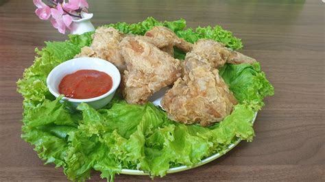 Merek ayam goreng krispi asal indonesia itu memiliki ciri khas pada saus kejunya. Renyah Seharian ini Resep Ayam Goreng CFC / KFC KW - YouTube