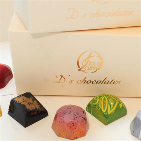Moderne Handgemaakte Pralines En Chocolade Van De Hoogste Kwaliteit
