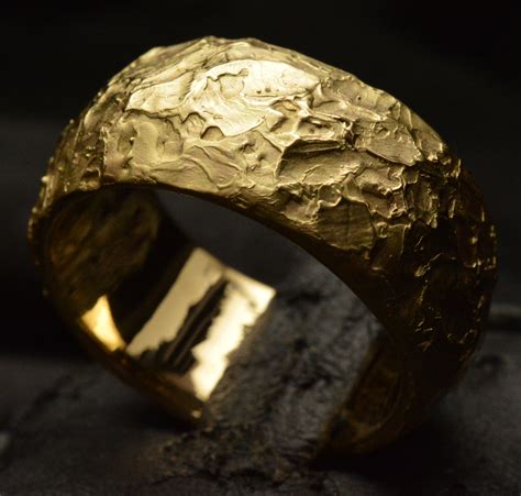 Ring Of Power • 18kt Yellow Gold • Skull Ring