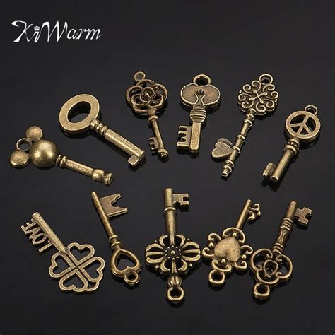 Kiwarm 11pcs Antique Bronze Ornate Skeleton Keys Pendant Necklace