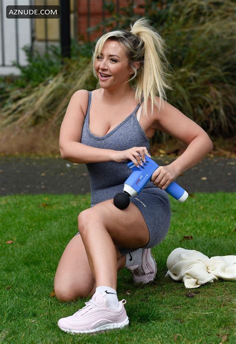 Kimberly Hart Simpson Heads To The Park For A Massage Gun Workout In