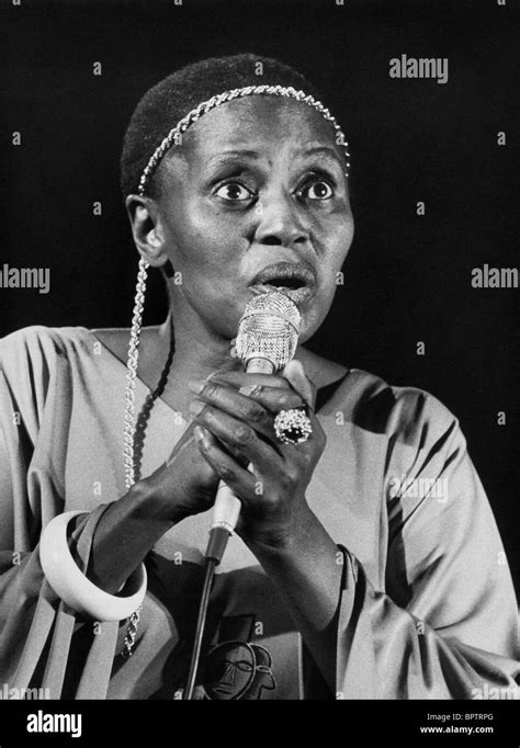 SÄngerin Miriam Makeba And Human Rights Activist 1969 Stockfotografie Alamy