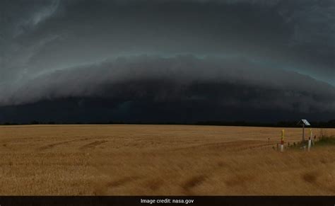 What Are Shelf Clouds And Why Are They Trending Explained