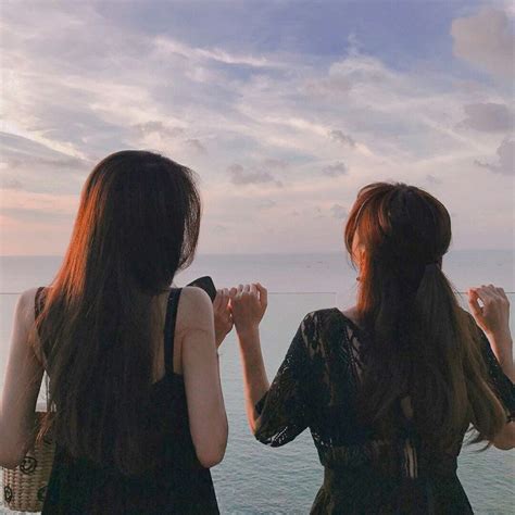 pin by amēlle rosenzweig on ˚♡ friends ♡ ˚ korean best friends ulzzang bestie girl couple