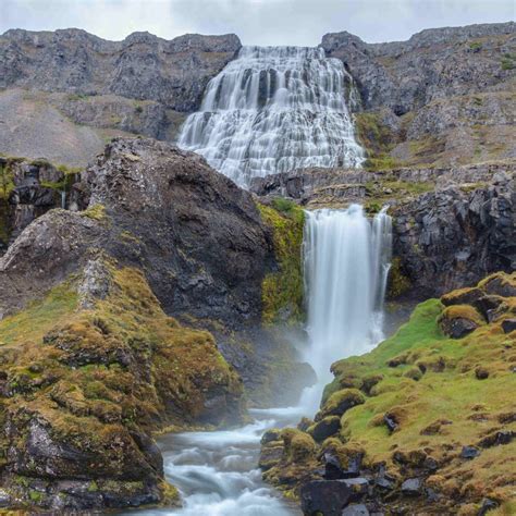En islande, des passages piétons font ralentir les conducteurs. Tour d'Islande en camping | Iceland Escape