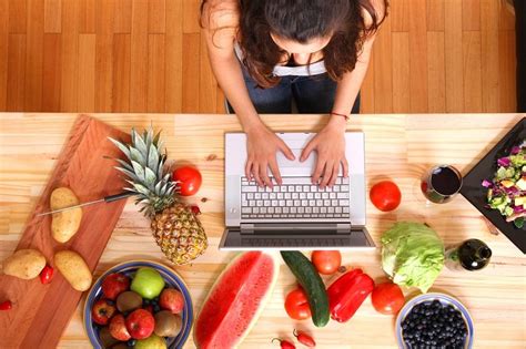 How To Make Money As A Food Blogger