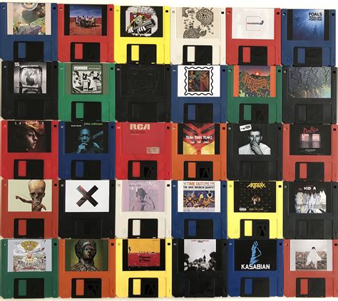 Diskplayer Using 35 Floppy Disks To Play Albums On Spotify