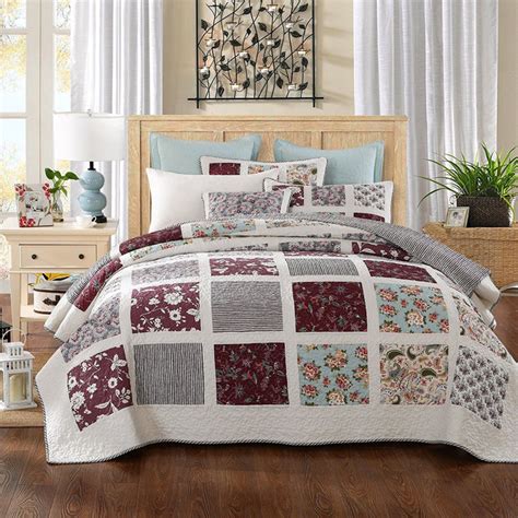 Bohemian Merlot Patchwork Quilt Set By DaDa Bedding Collection