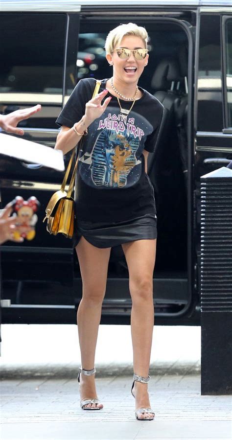 Miley Cyrus Wardrobe Malfunction Pics Kutrui