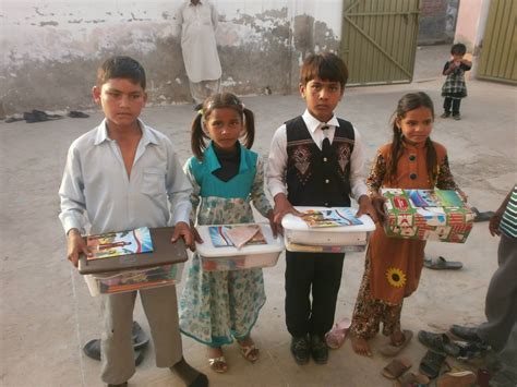 Donate To Christmas Ts For 100 Poor Children In Pakistan Globalgiving