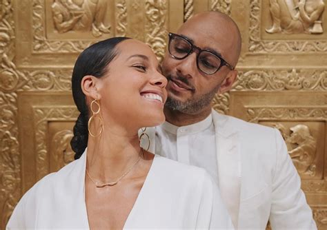 Check spelling or type a new query. Watch Swizz Beatz gift Alicia Keys a tea company as ...