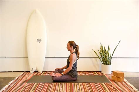 yoga for surfers 21 surfing stretches you need to know surfing workout surfing surfing tips