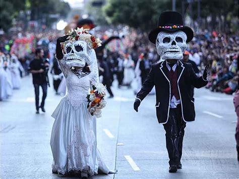 Desfile Por Día De Muertos Reúne A 250 Mil Personas Norte De Ciudad