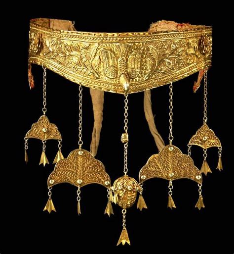 Gold 22k Crown Banda Aceh Sumatra Indonesia Early To Mid 19th C