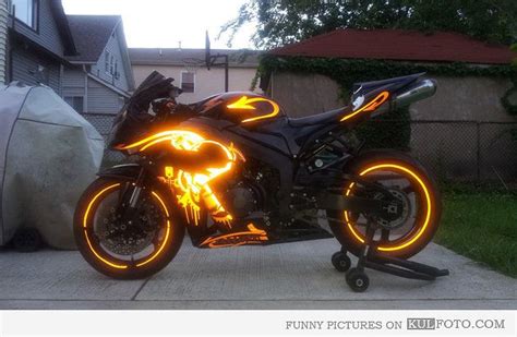 Cool Motorcycle Paint Jobs Glowing Motorcycle Paint Job On A Honda