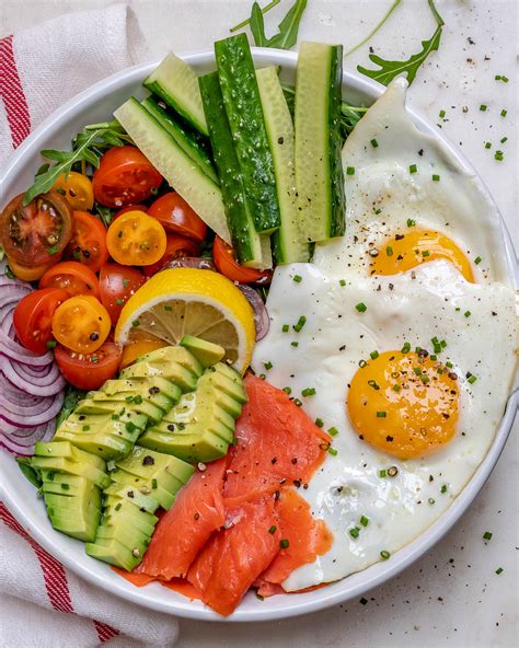 Potato pancakes with sour cream and smoked salmon. Smoked Salmon Breakfast Bowls for Clean Eating! | Clean ...