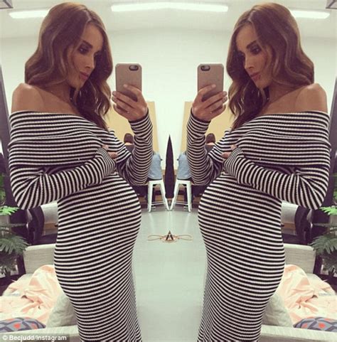 pregnant rebecca judd shows off her growing belly in mirrored image daily mail online