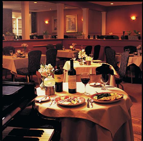 My 4 and 7 year olds split the pasta bolognese, i had halibut, and my spouse had chicken piccolo mondo. Piccolo Mondo Italian Restaurant