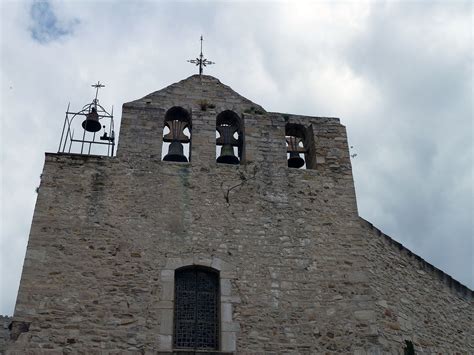 Il permet de découvrir le pays de giono (manosque à 25 km) ; Photo à Le Castellet (83330) : Le clocher - Le Castellet ...