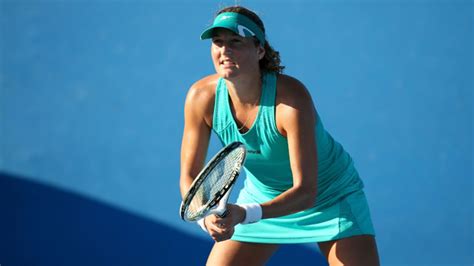 Israeli Tennis Star Shahar Peer Announces Early Retirement
