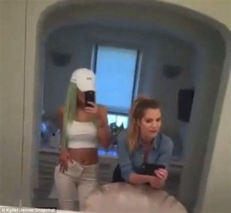 Sisters Kylie Jenner And Khloe Kardashian Twerk In Dancing Snapchats Khloe Kardashian Kylie